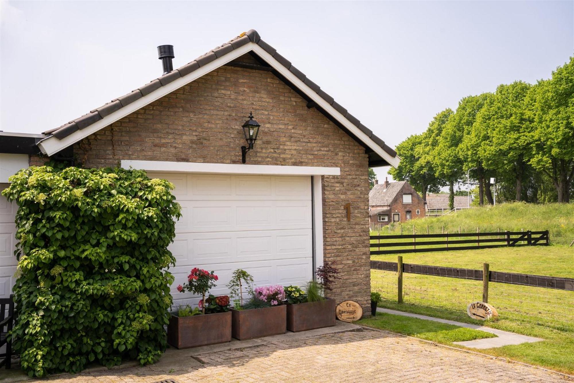 Vakantiewoning Le Garaazje 'S-Gravendeel Dış mekan fotoğraf